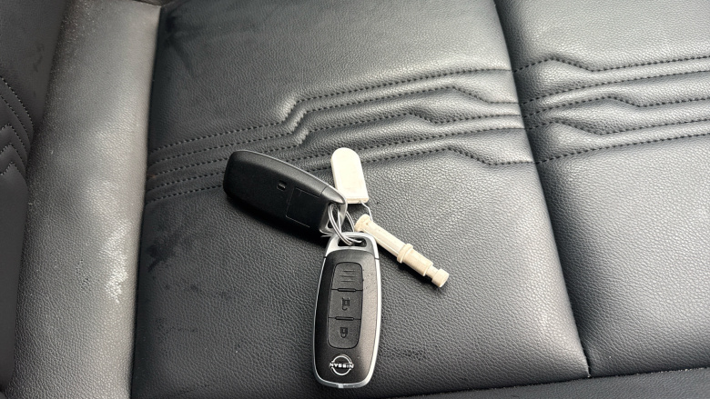 Nissan Juke 1.0 DiG-T 114 Tekna 5dr Petrol Hatchback